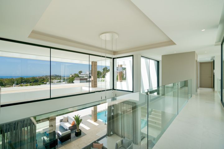 La Alqueria 16 - Contemporary Exclusive Villa offering Golf Views in La Alqueria