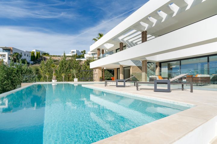 La Alqueria 16 - Contemporary Exclusive Villa offering Golf Views in La Alqueria