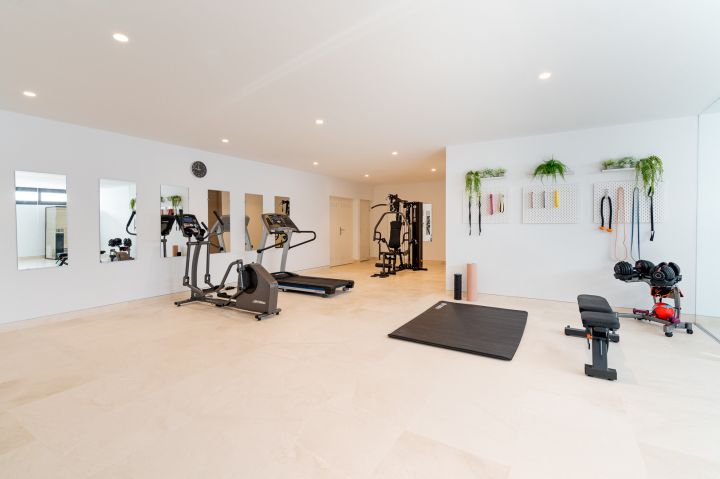 La Alqueria 16 - Contemporary Exclusive Villa offering Golf Views in La Alqueria