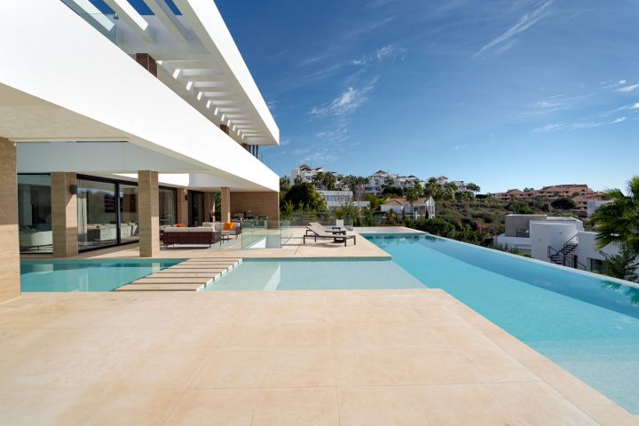 La Alqueria 16 - Contemporary Exclusive Villa offering Golf Views in La Alqueria