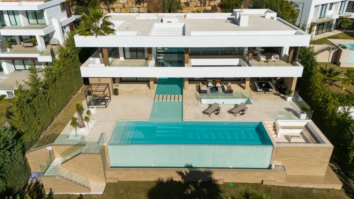 La Alqueria 16 - Contemporary Exclusive Villa offering Golf Views in La Alqueria