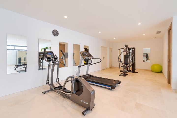 La Alqueria 16 - Contemporary Exclusive Villa offering Golf Views in La Alqueria