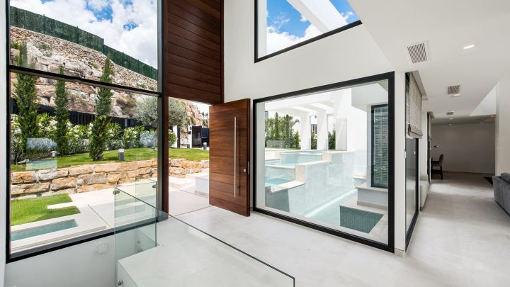 La Alqueria 16 - Contemporary Exclusive Villa offering Golf Views in La Alqueria