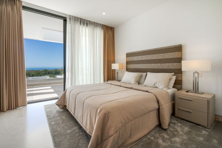 La Alqueria 16 - Contemporary Exclusive Villa offering Golf Views in La Alqueria