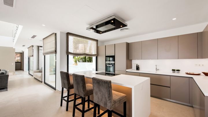 La Alqueria 16 - Contemporary Exclusive Villa offering Golf Views in La Alqueria