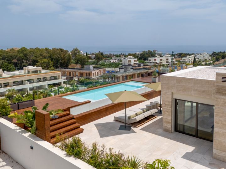 Skyvilla 6 - Impressive Duplex in Epic Marbella by Fendi Casa