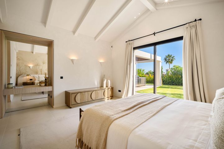Casa Olivo - Spacious Refined Home offering Golf Views