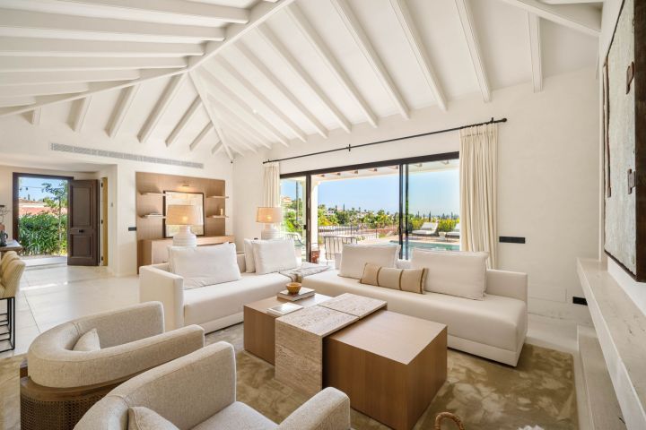 Casa Olivo - Spacious Refined Home offering Golf Views