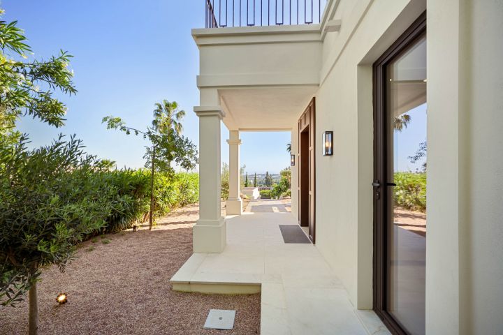 Casa Olivo - Spacious Refined Home offering Golf Views