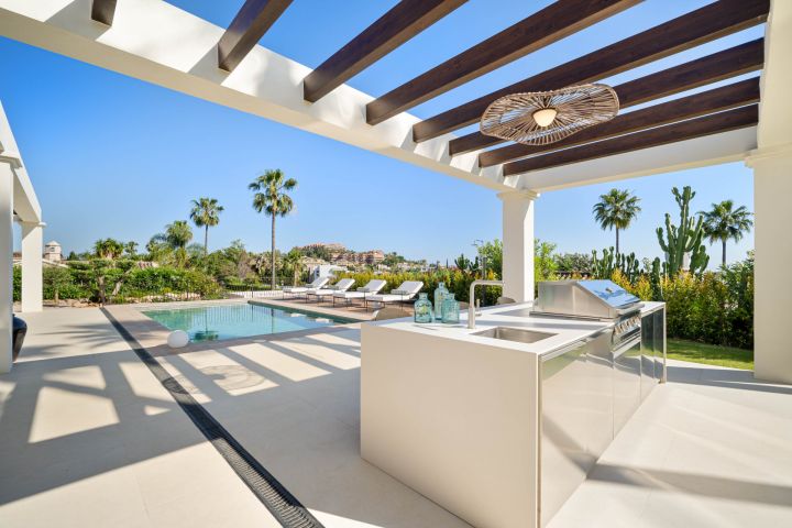 Casa Olivo - Spacious Refined Home offering Golf Views