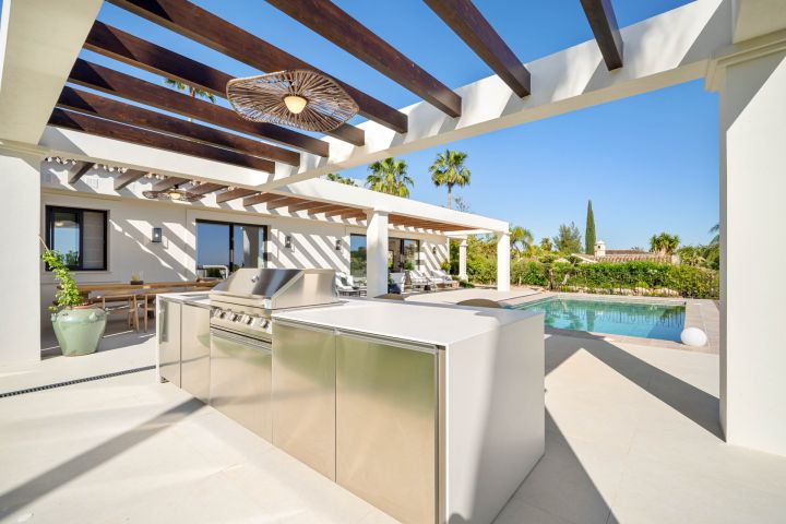 Casa Olivo - Spacious Refined Home offering Golf Views