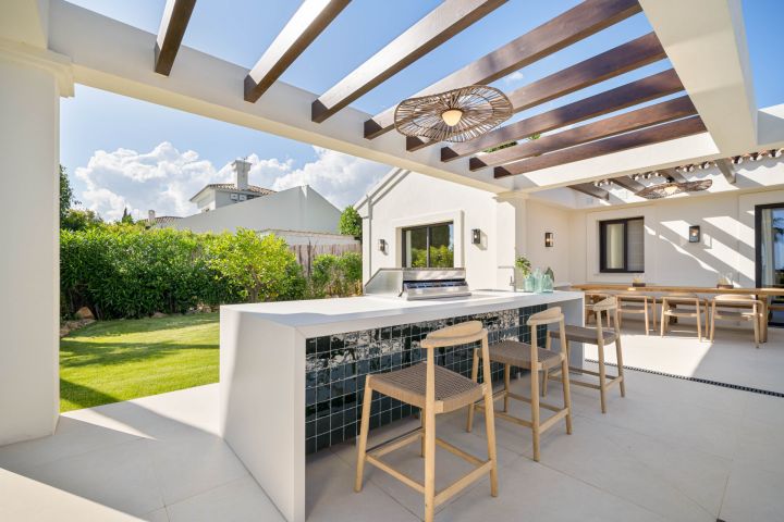Casa Olivo - Spacious Refined Home offering Golf Views