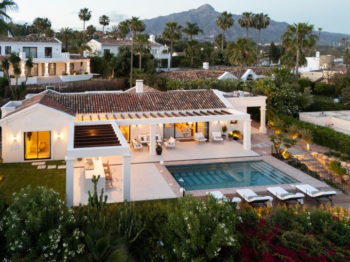 Casa Olivo - Spacious Refined Home offering Golf Views
