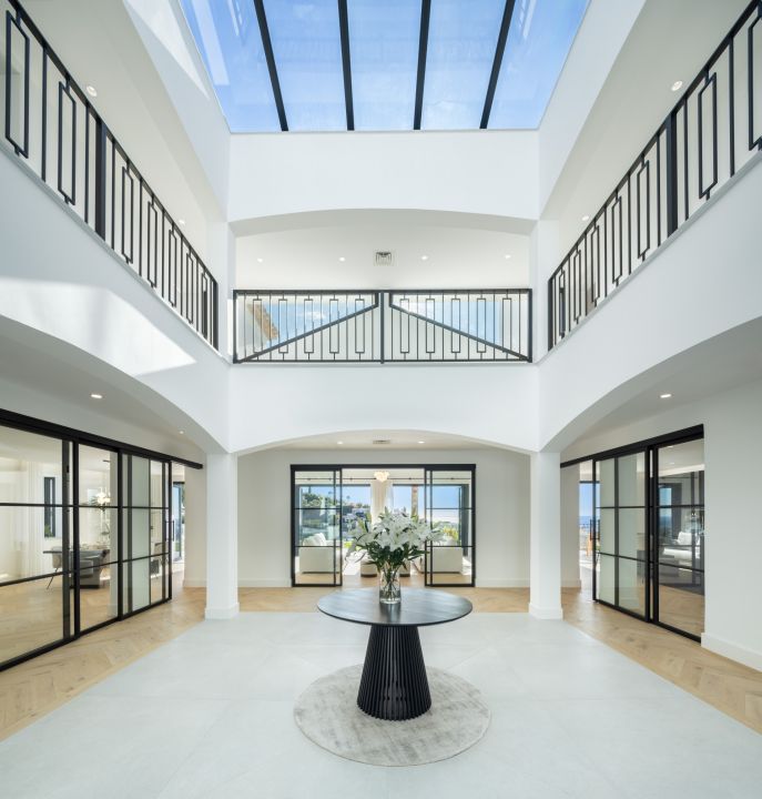 Villa Almira - Elegant Home offering Panoramic Views