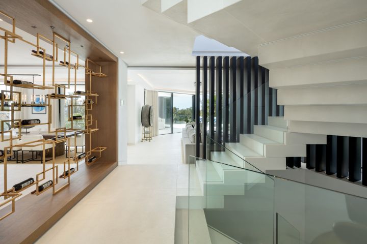 La Toca - Upscale Stylish Home in a Gated Community