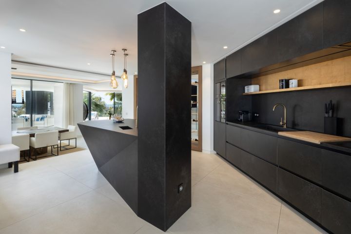 La Toca - Upscale Stylish Home in a Gated Community