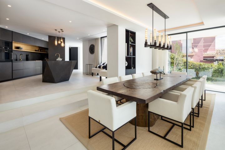 La Toca - Upscale Stylish Home in a Gated Community