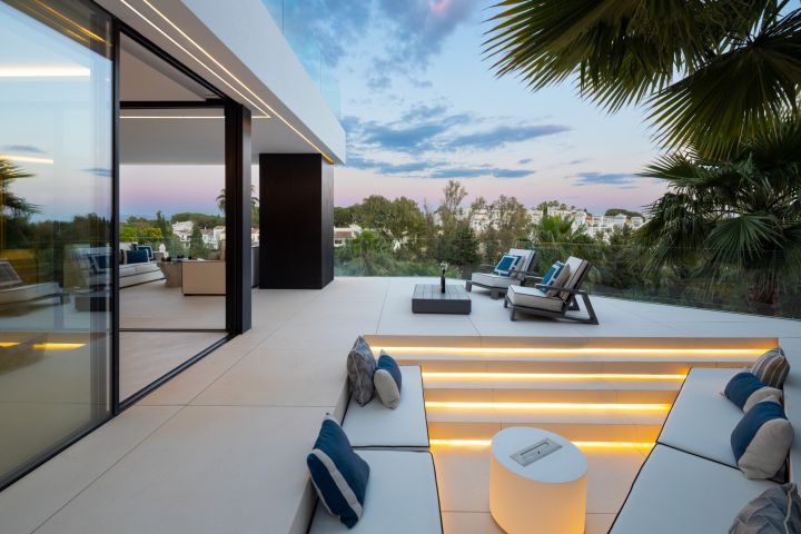 La Toca - Upscale Stylish Home in a Gated Community