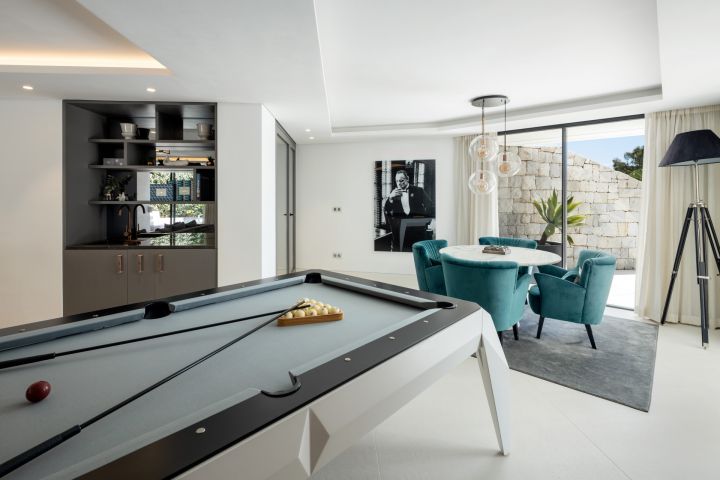 La Toca - Upscale Stylish Home in a Gated Community