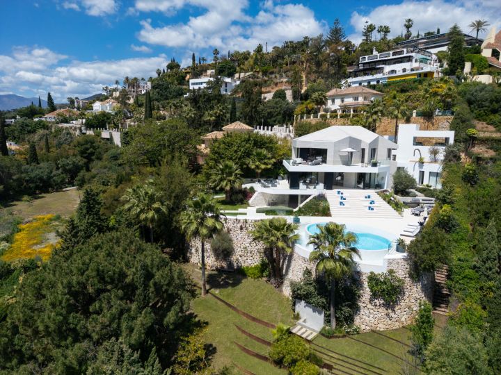 La Toca - Upscale Stylish Home in a Gated Community