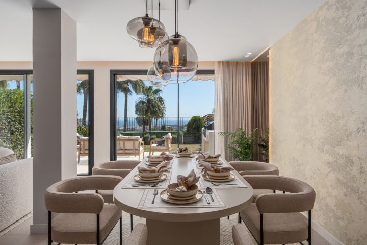 Maison Vue - Bespoke Property offering Stunning Views