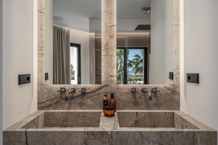 Maison Vue - Bespoke Property offering Stunning Views