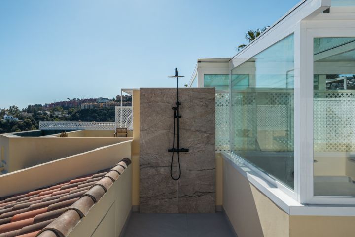 Maison Vue - Bespoke Property offering Stunning Views