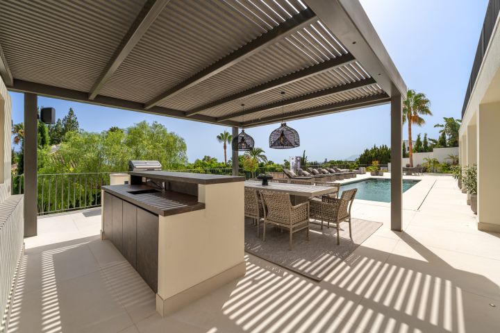 Villa Rocio - Fascinating Contemporary Villa in Prime Location