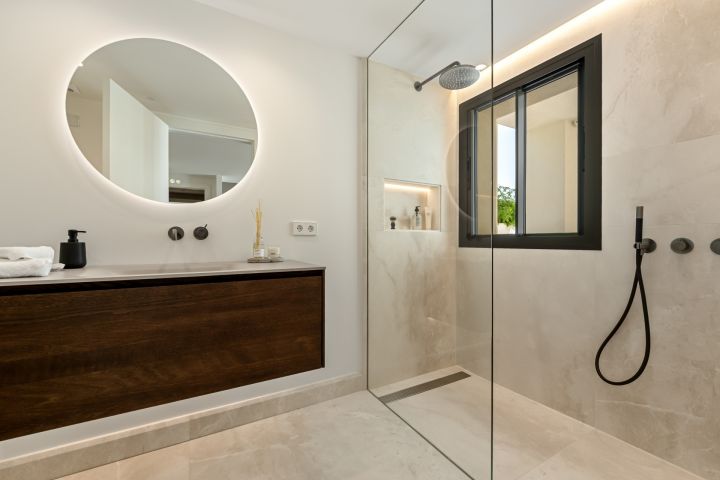 Villa Rocio - Fascinating Contemporary Villa in Prime Location