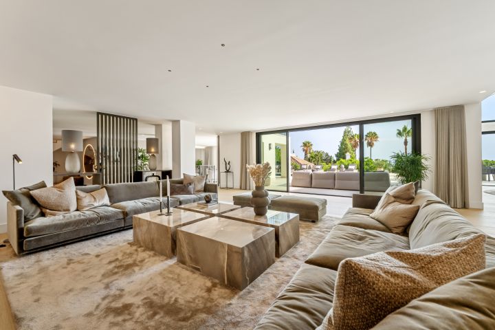 Villa Rocio - Fascinating Contemporary Villa in Prime Location