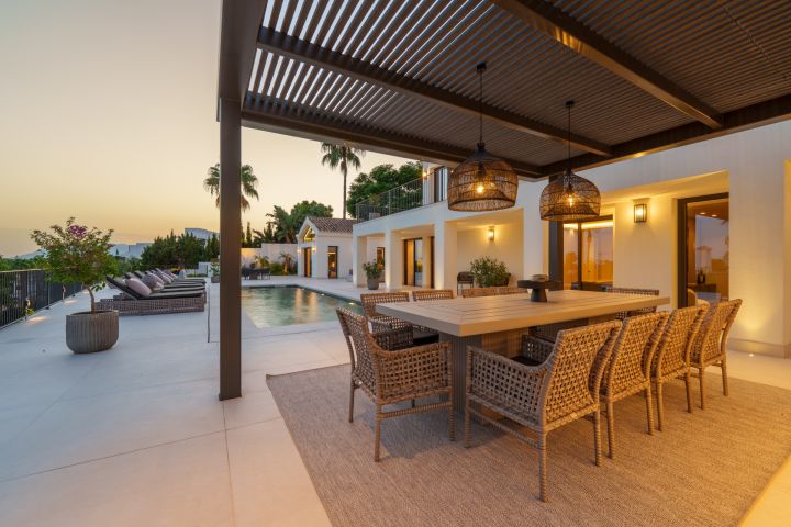 Villa Rocio - Fascinating Contemporary Villa in Prime Location