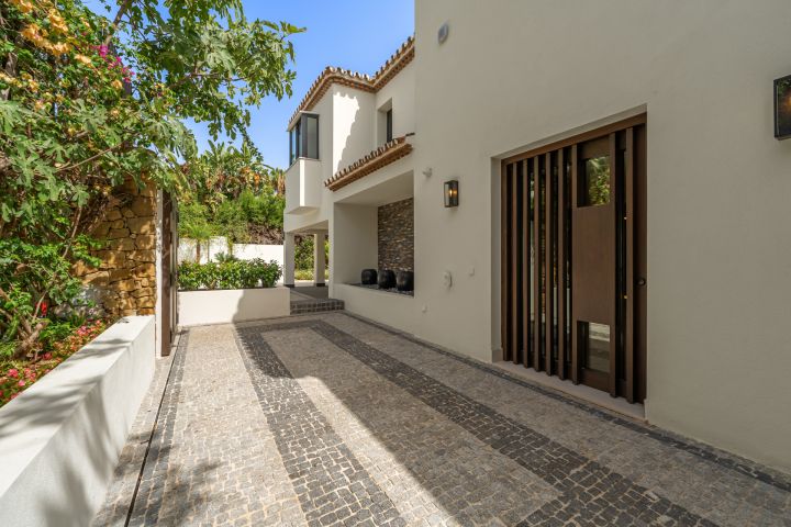 Villa Rocio - Fascinating Contemporary Villa in Prime Location