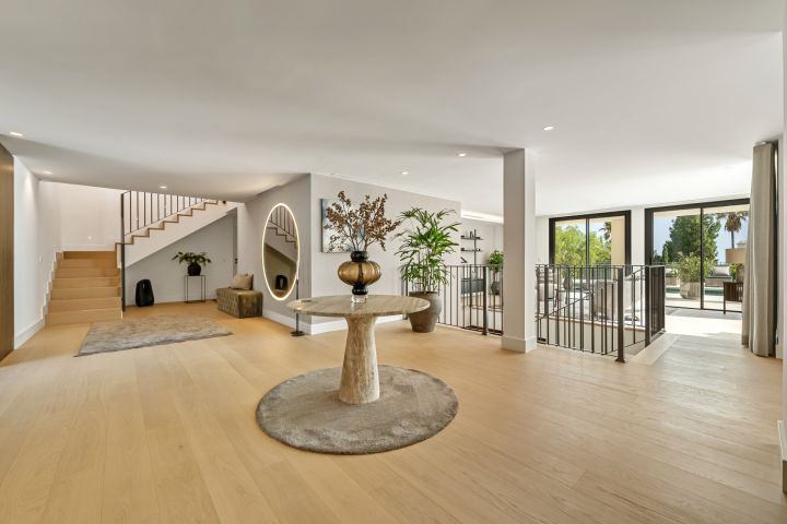 Villa Rocio - Fascinating Contemporary Villa in Prime Location