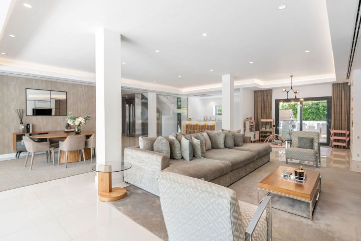 Herrojo 110 - Fascinating Villa minutes from Golf Course