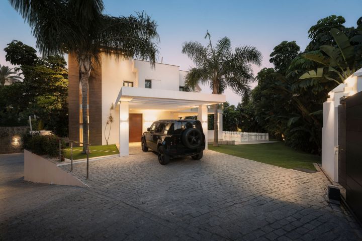 Herrojo 110 - Fascinating Villa minutes from Golf Course