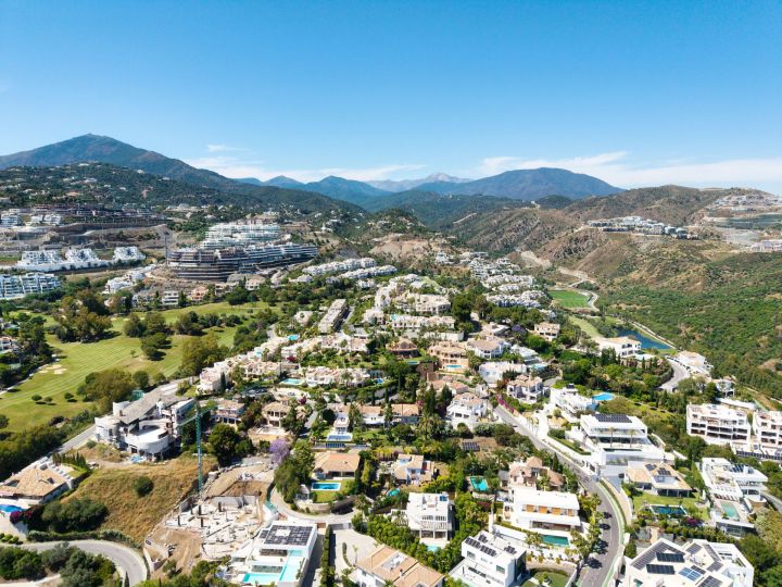 Herrojo 110 - Fascinating Villa minutes from Golf Course