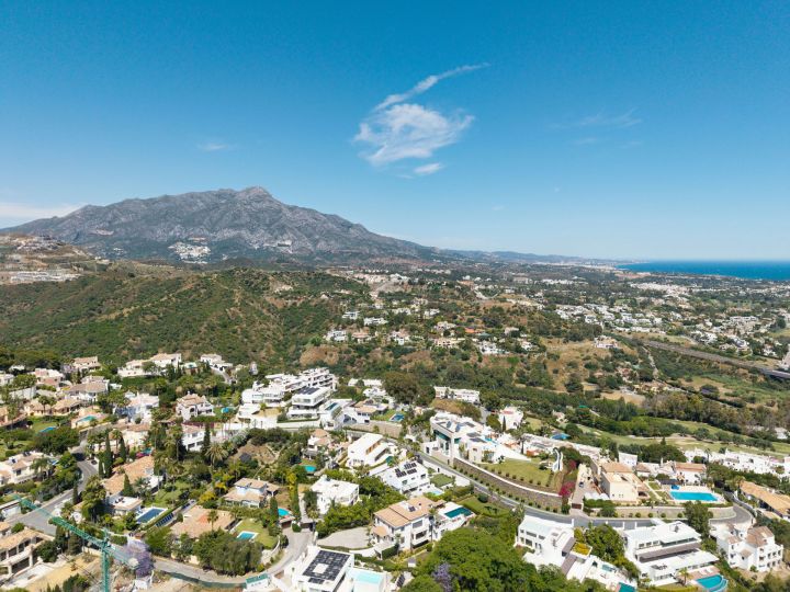 Herrojo 110 - Fascinating Villa minutes from Golf Course