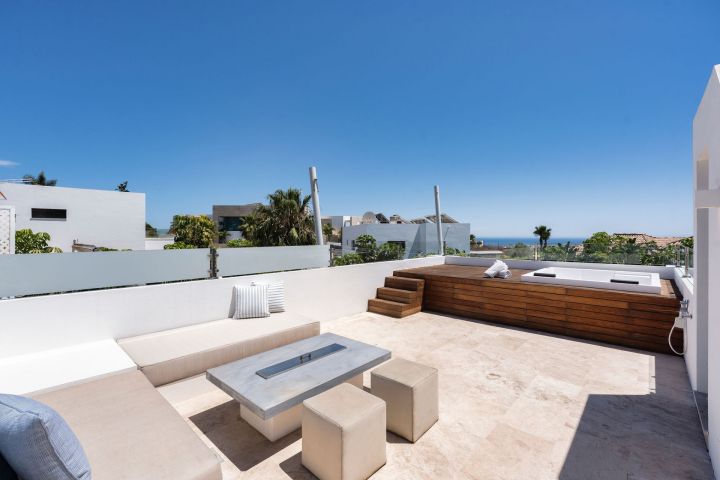 Herrojo 110 - Fascinating Villa minutes from Golf Course