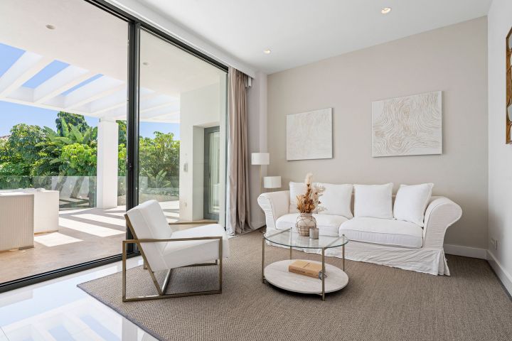 Herrojo 110 - Fascinating Villa minutes from Golf Course