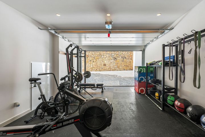 Herrojo 110 - Fascinating Villa minutes from Golf Course