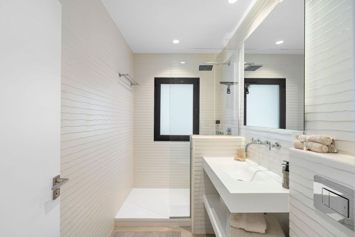 Herrojo 110 - Fascinating Villa minutes from Golf Course