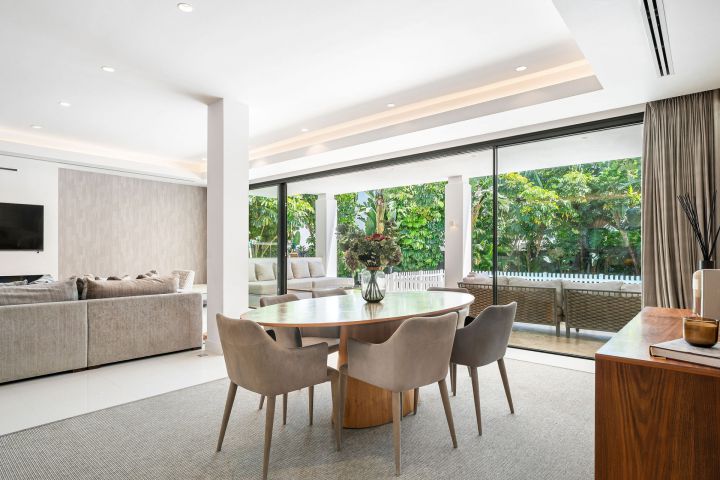 Herrojo 110 - Fascinating Villa minutes from Golf Course