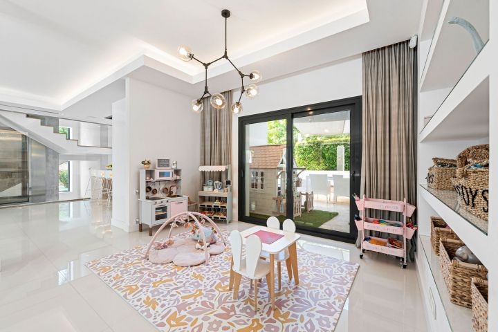 Herrojo 110 - Fascinating Villa minutes from Golf Course