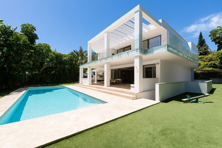 Herrojo 110 - Fascinating Villa minutes from Golf Course