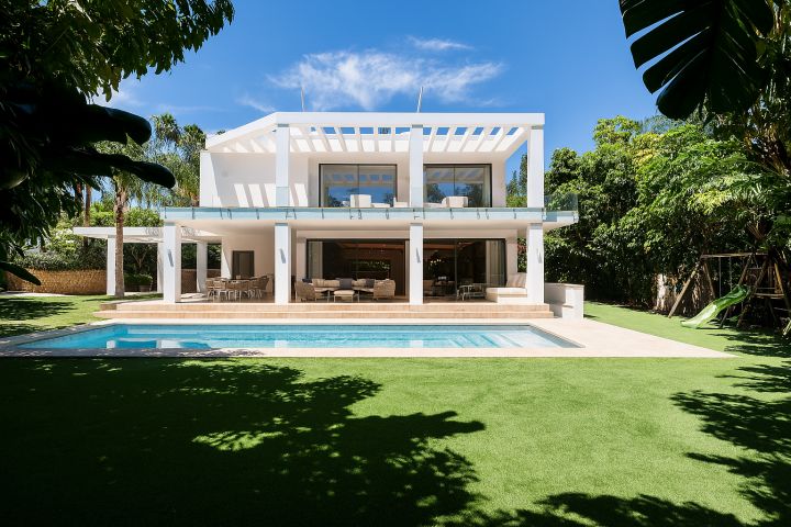 Herrojo 110 - Fascinating Villa minutes from Golf Course