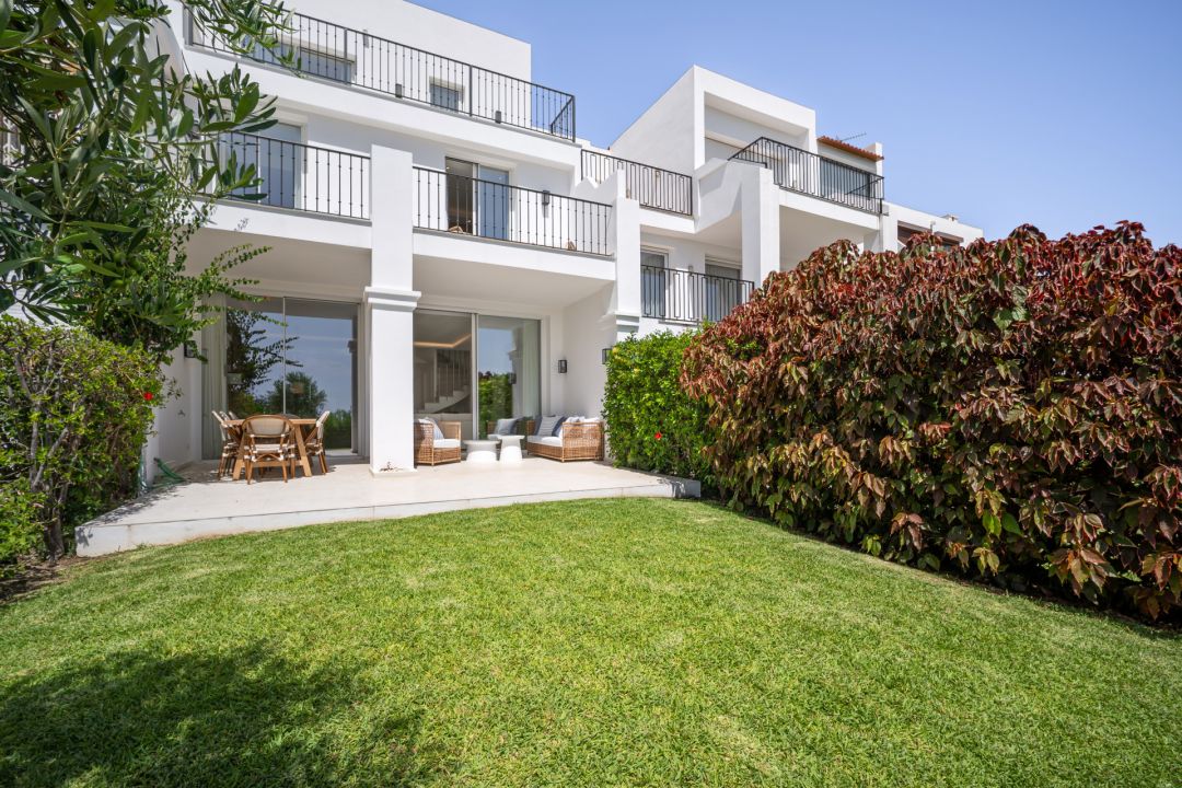 Mirador 4 - Stunning Townhouse with Private Garden