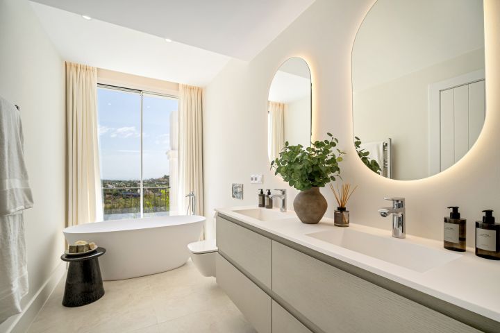 Mirador 4 - Stunning Townhouse with Private Garden