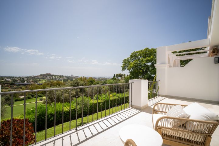 Mirador 4 - Stunning Townhouse with Private Garden