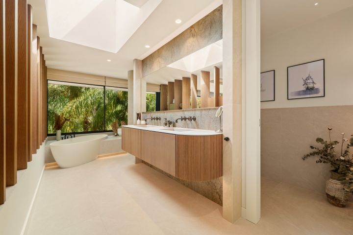 Las Chapas 5 - Villa Moderna Única con Detalles Llamativas