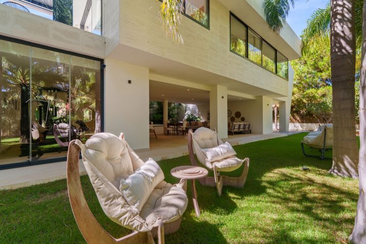 Las Chapas 5 - Villa Moderna Única con Detalles Llamativas